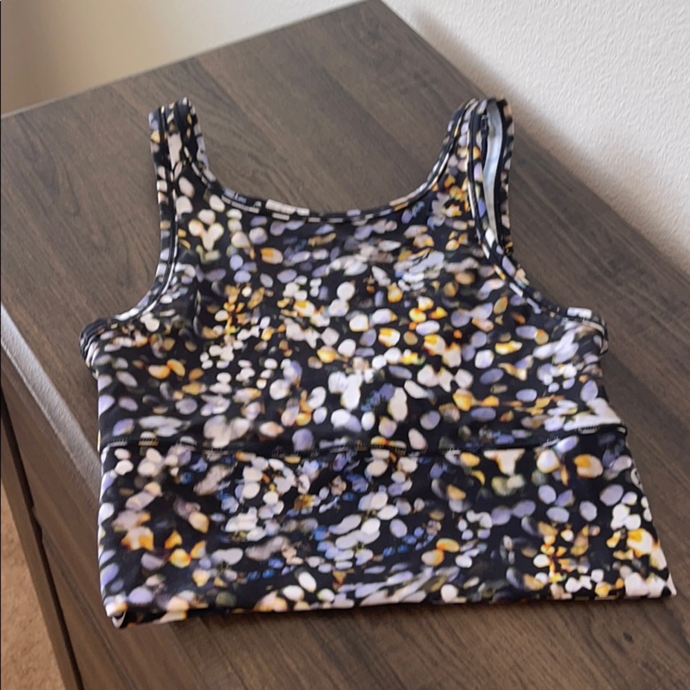 Lululemon size 4 crop